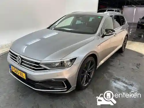 VW Passat Variant GTE 2021