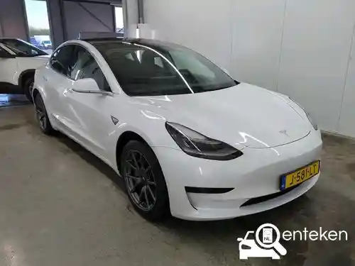 Tesla Model 3 Standard Range Plus 2020