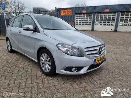 Mercedes-Benz B 180 BlueEFFICIENCY 2012