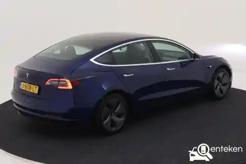 Tesla Model 3 Standard Range Plus 2020