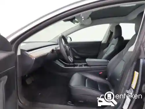 Tesla Model 3 Standard Range Plus 2020