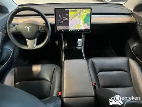 Tesla Model 3 Standard Range Plus 2020