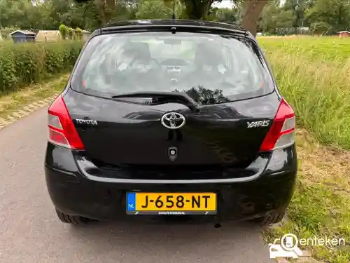 Toyota Yaris 1.3 2010