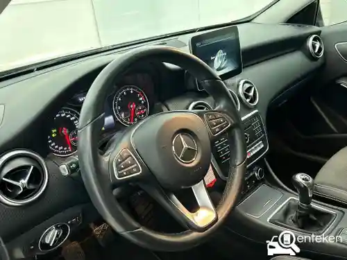 Mercedes-Benz A 180 2016
