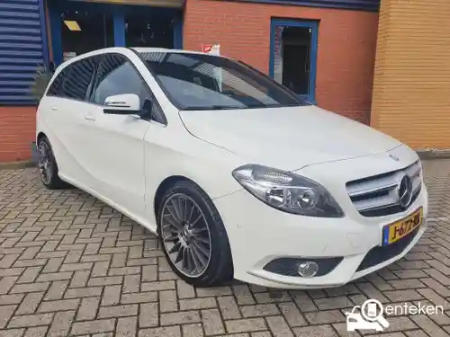 Mercedes-Benz B 180 2013