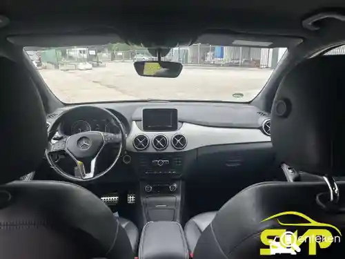 Mercedes-Benz B 180 2013
