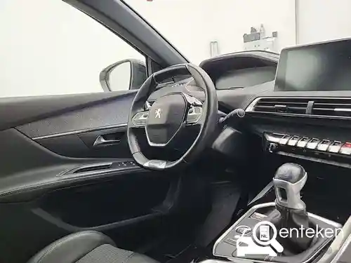 Peugeot 5008 1.2 PureTech 130 2020