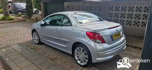 Peugeot 207 CC 120 VTi 2012