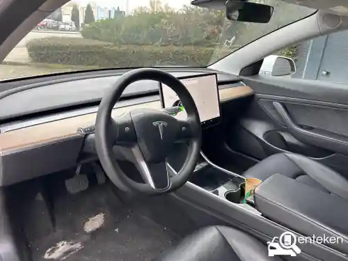 Tesla Model 3 Standard Range Plus 2020