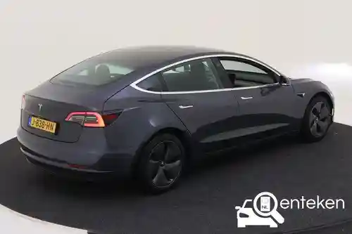 Tesla Model 3 Standard Range Plus 2020