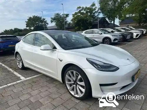 Tesla Model 3 Standard Range Plus 2020