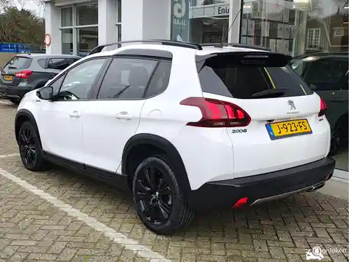 Peugeot 2008 1.2 PureTech 110 2017