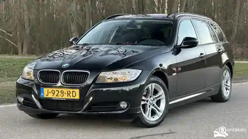BMW 318i Touring 2012