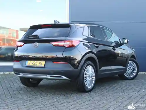 Opel Grandland X 1.2 DI Turbo 2020