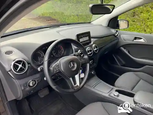 Mercedes-Benz B 180 2012