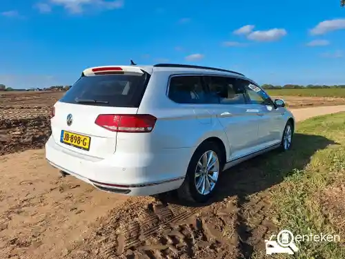 VW Passat Variant GTE 2015