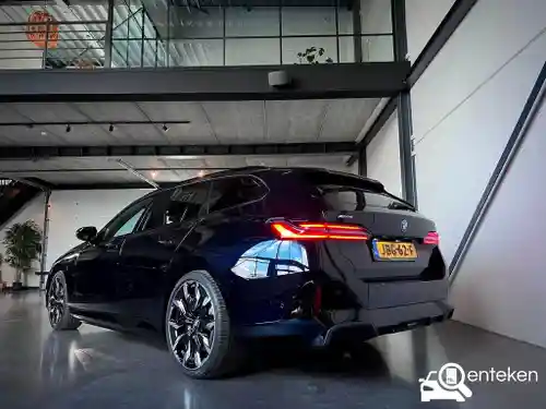 BMW 550e Touring 2025