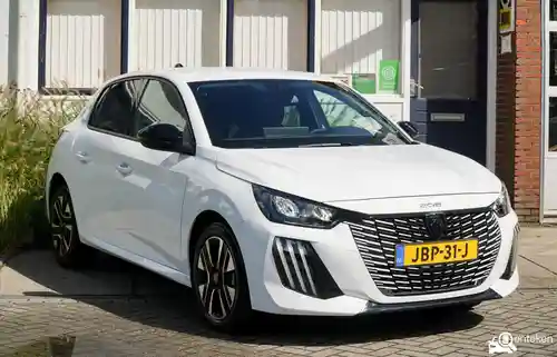 Peugeot 208 1.2 PureTech 100 2024