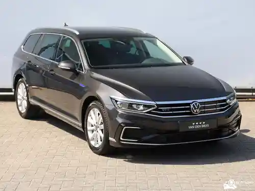 VW Passat Variant GTE 2021