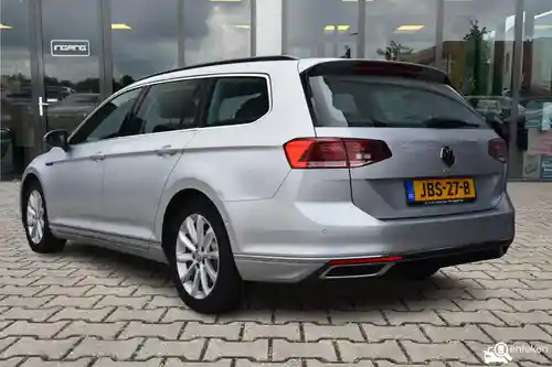 VW Passat Variant GTE 2021