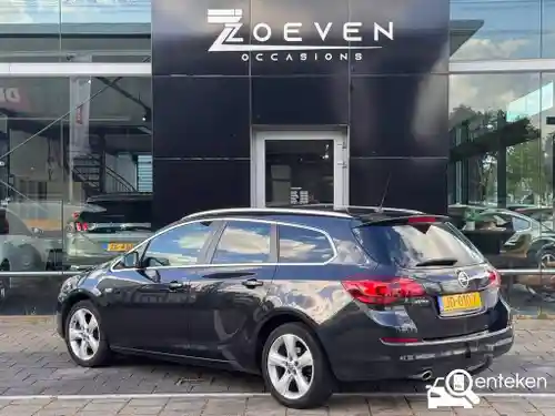 Opel Astra Sports Tourer 1.4 Turbo 2012