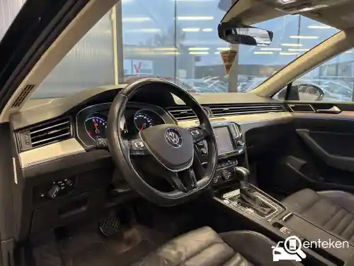 VW Passat Variant GTE 2015