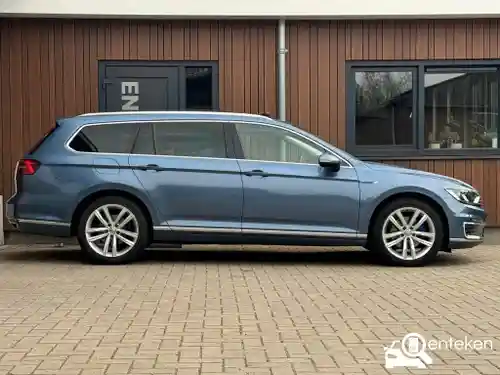 VW Passat Variant GTE 2016