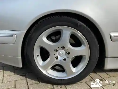 Mercedes-Benz E 240 1999