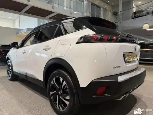 Peugeot 2008 1.2 PureTech 130 2022