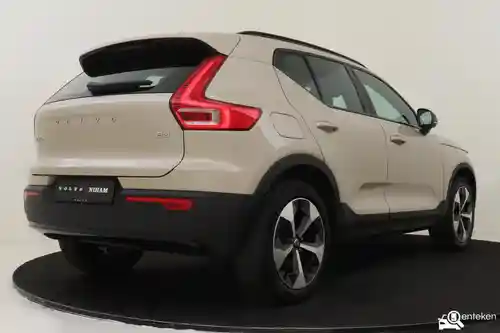 Volvo XC40 B4 2025
