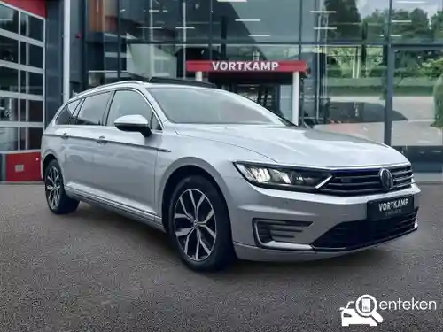 VW Passat Variant GTE 2015