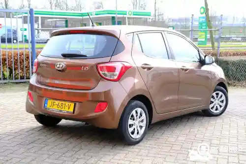 Hyundai i10 1.0 blue 2016