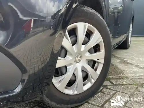 Peugeot 208 1.2 PureTech 82 2016