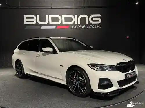 BMW 330e Touring 2022
