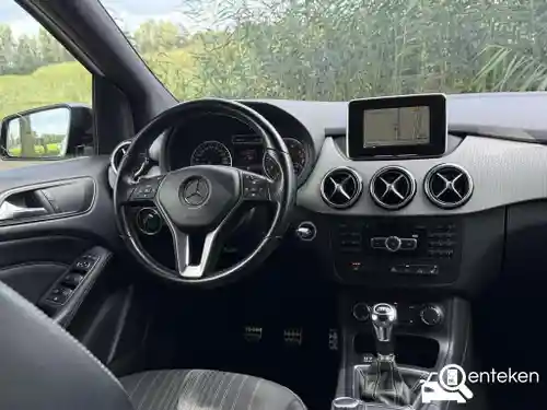 Mercedes-Benz B 180 2013