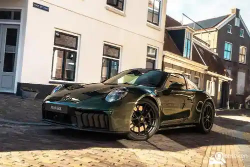 Porsche 911 Targa 4 GTS 2025