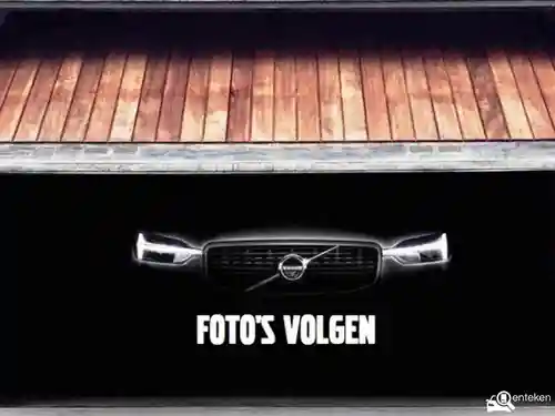 Volvo XC40 B4 2025