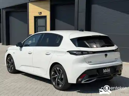 Peugeot 308 1.6 Plug-In Hybrid 180 2022