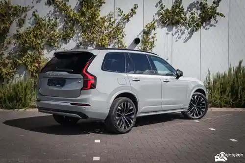 Volvo XC90 B5 2025