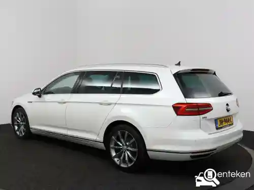 VW Passat Variant GTE 2015