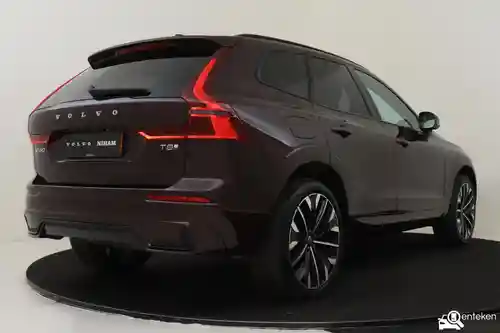 Volvo XC60 Plug-in Hybrid T8 2025