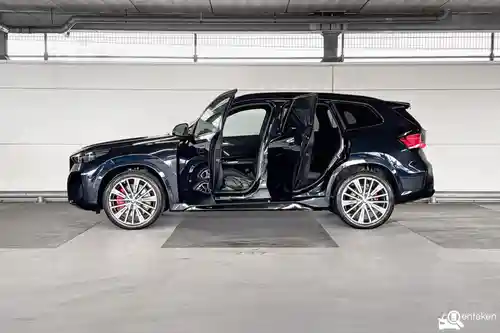 BMW iX1 xDrive30 2025