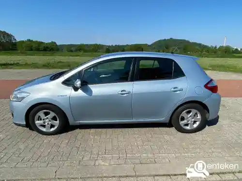Toyota Auris 1.8 Hybrid 2011