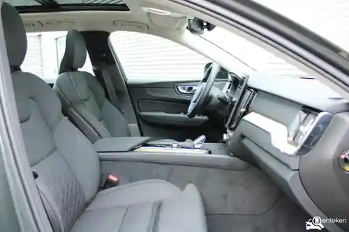 Volvo XC60 Plug-in Hybrid T6 2025