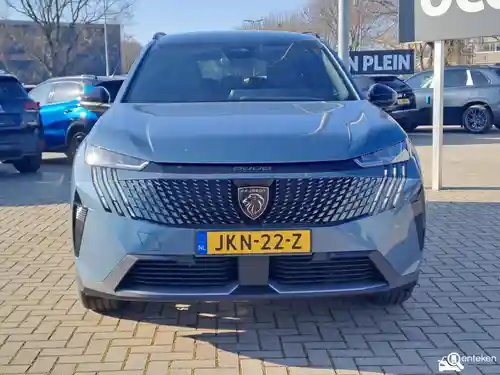Peugeot 5008 1.2 HYBRID 136 2025