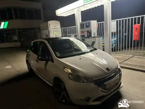 Peugeot 208 1.4 e-HDi 68 2011