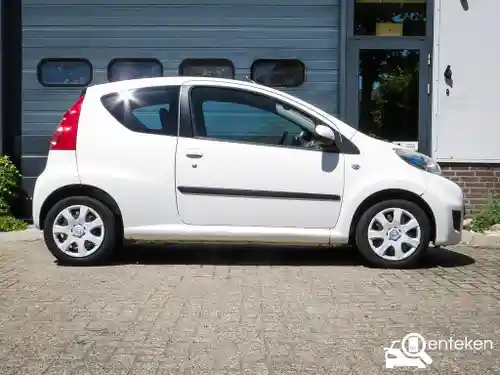 Peugeot 107 1.0 70 2010