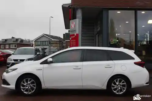 Toyota Auris Touring Sports 1.8 Hybrid 2016