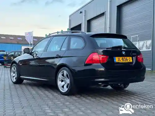 BMW 318i Touring 2009