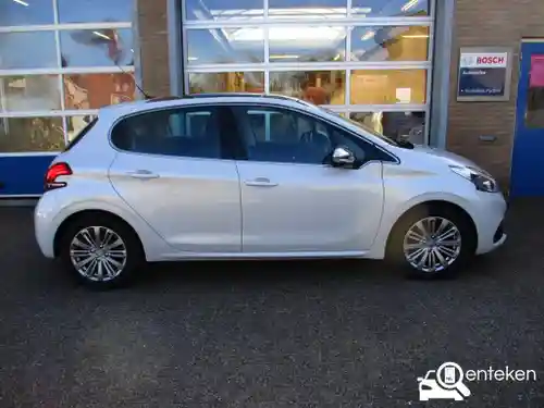 Peugeot 208 1.2 PureTech 110 2016